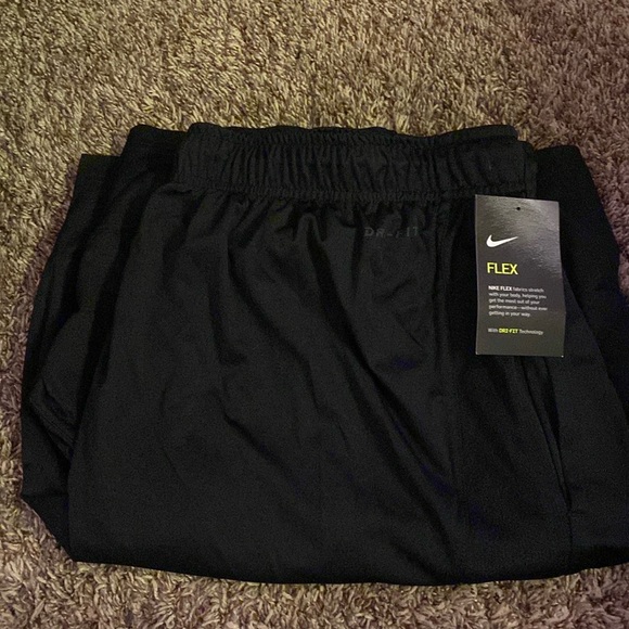 Nike FLEX athletic shorts with Dri-Fit technology - Picture 1 of 1